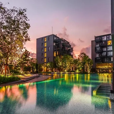 The Deck Patong 5 Star Apartment 巴东the Deck无边际海景泳池酒店